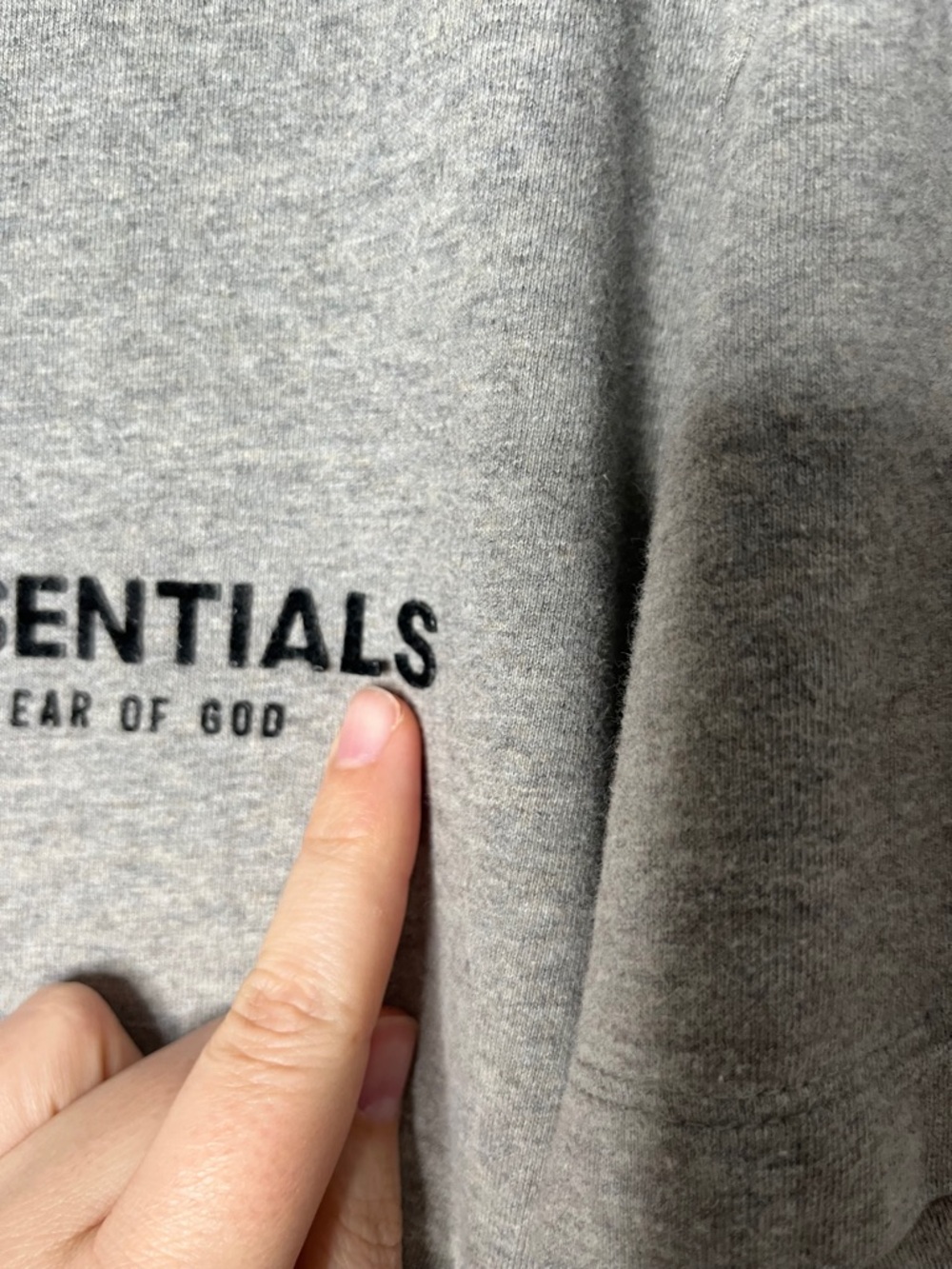 ESSENTIALS Fear of God Men's Gray Logo Crewneck T-Shirt Size S - Picture 10 of 10